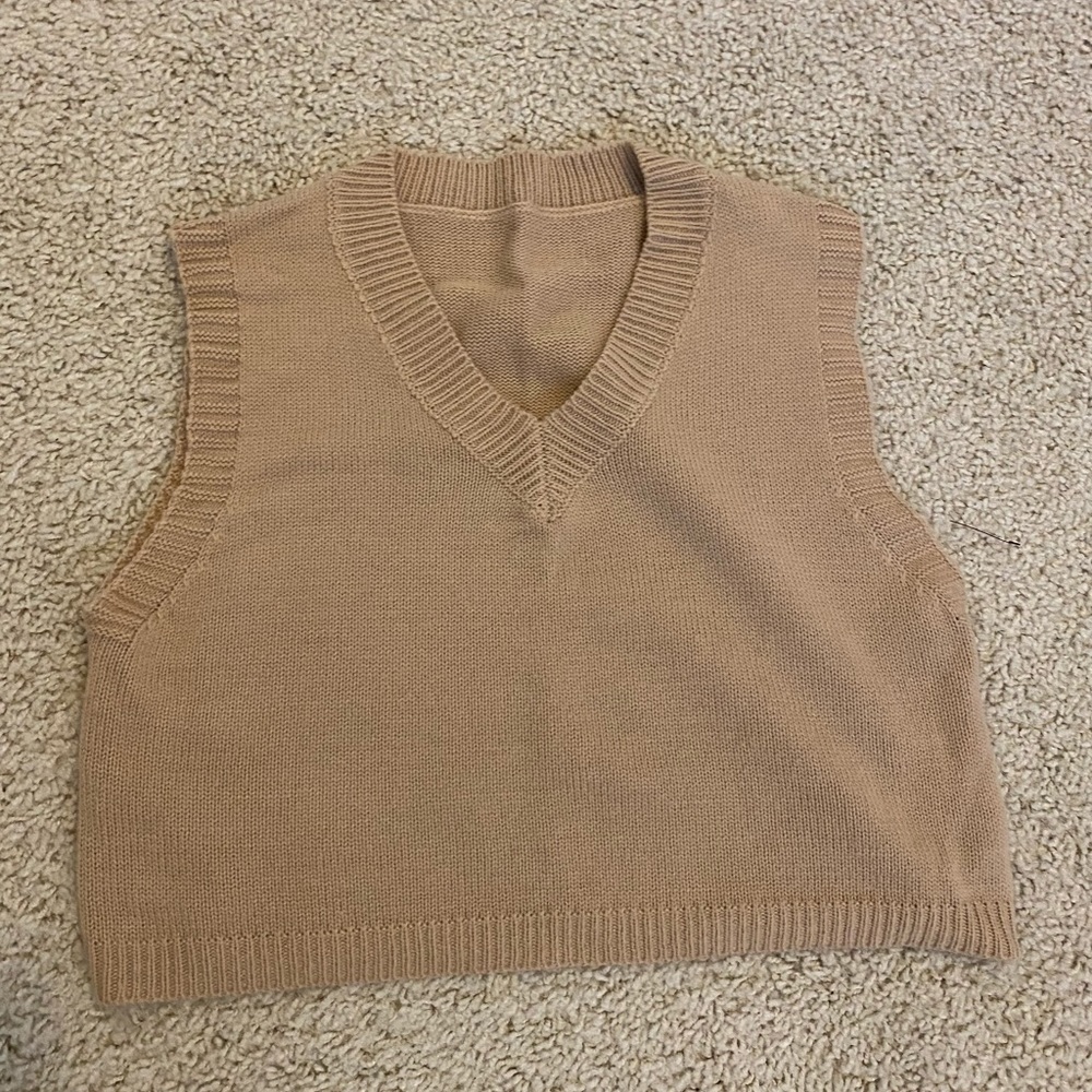 Tan cropped sweater vest